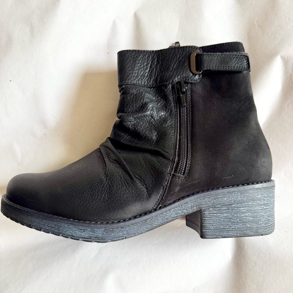 NAOT Black Genuine Leather Booties Water Resistant Ankle Boots Women's Size 38 7